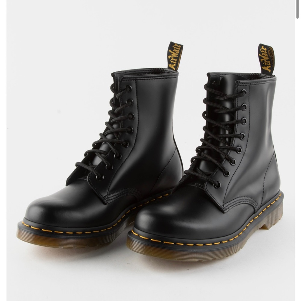 doc martens size 7 in black.